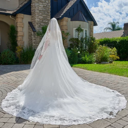 gl3823-off-white-3o-tail-wedding-gowns-new-arrivals-mesh-beads-embroidery-sequin-glitter-corset-long-sleeve-scoop-neck-ball-gown