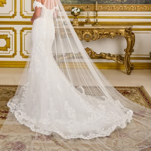 gl3825-off-white-2o-tail-wedding-gowns-new-arrivals-tulle-applique-beads-embroidery-sequin-glitter-corset-off-shoulder-v-neck-fitted