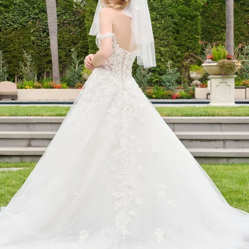 gl3839-off-white-2o-tail-wedding-gowns-new-arrivals-sequin-mesh-beads-embroidery-corset-straps-sweetheart-ball-gown