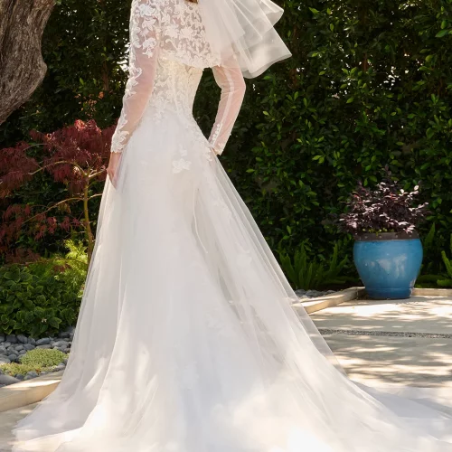 gl3842-off-white-2o-tail-wedding-gowns-new-arrivals-lace-mesh-beads-embroidery-sequin-corset-strapless-sweetheart-fitted