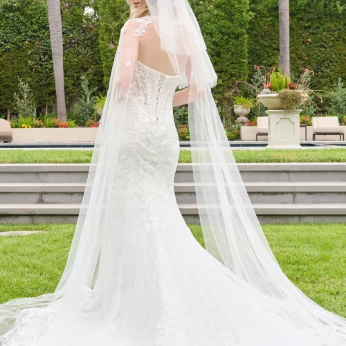gl3844-off-white-2o-tail-wedding-gowns-new-arrivals-lace-sequin-mesh-beads-embroidery-sequin-corset-strapless-v-neck-fitted